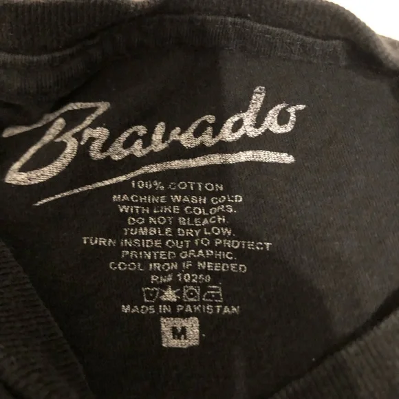 Black Red Hot Chili Peppers T-Shirt - Picture 3 of 3